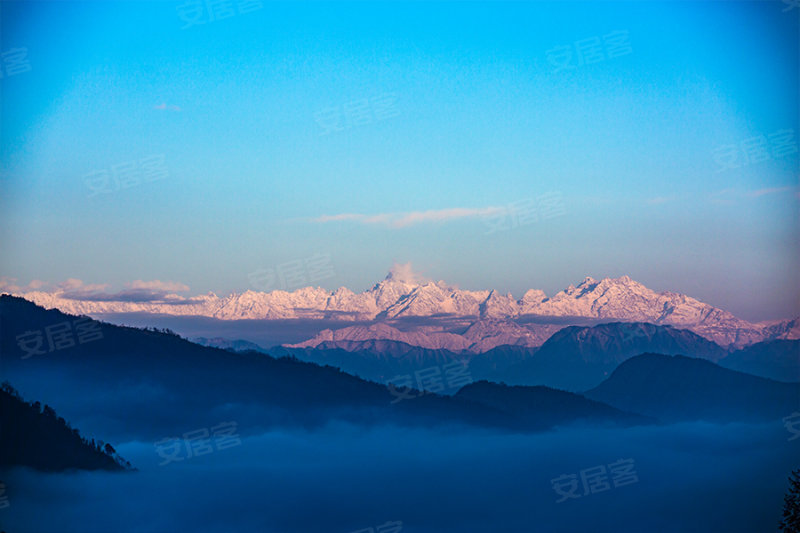 中国桌山森林康养国际旅游度假区实景图