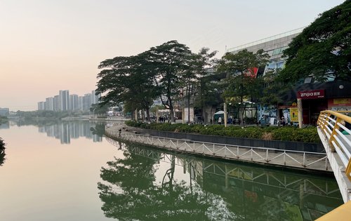 亚运城动态:日暮黄昏,亚运城莲花湾中心湖实拍-广州安居客