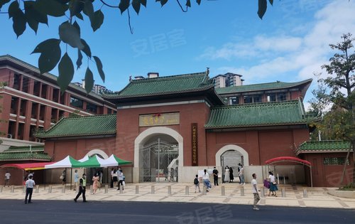 广州市执信中学增城实验学校已经开学以后越来越热闹了