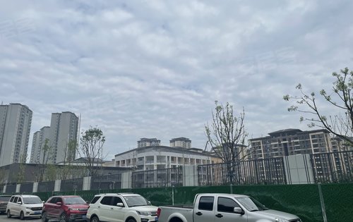 融创翰林学府动态:龙江路小学的进度,马上完工了哦