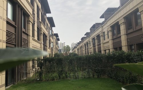 路劲61佘山院子动态:别墅住宅外观-上海安居客