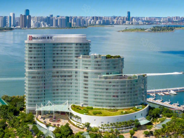 华彩·海口湾广场华邑酒店