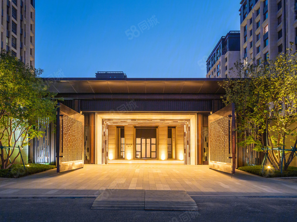 天悅壹號·壹品墅樓盤現場環(huán)境