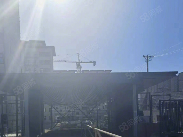 巨安·铂悦府楼盘现场环境