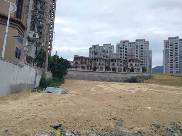 祥和山庄院墅楼盘现场环境