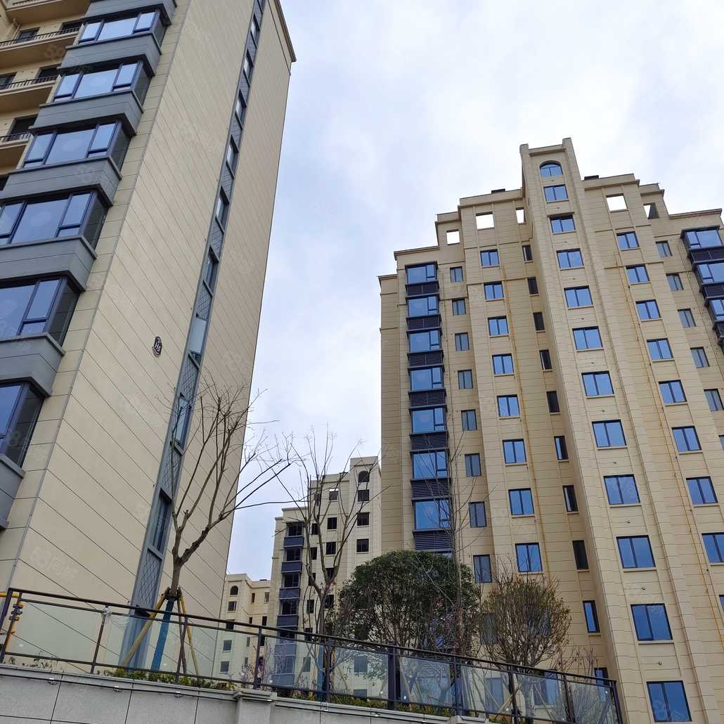 四季花海九龙湾小区,欢迎来参观.