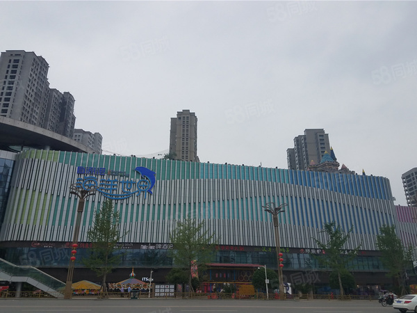 奥特莱斯城市广场楼盘现场环境