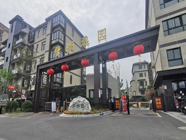 壹佰墅楼盘现场环境