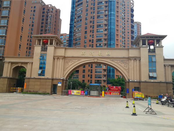 凤达滨河豪园楼盘现场环境