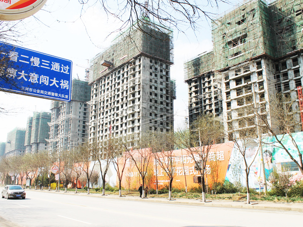 上上城理想新城2期锦绣华庭楼盘现场环境
