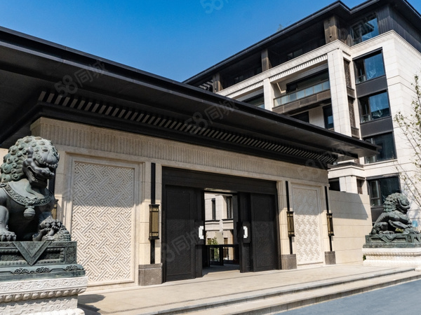 中建·國(guó)望府樓盤(pán)現(xiàn)場(chǎng)環(huán)境