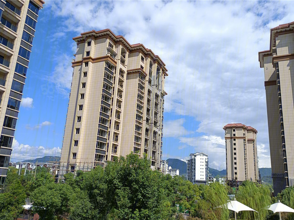 御景峰楼盘现场环境