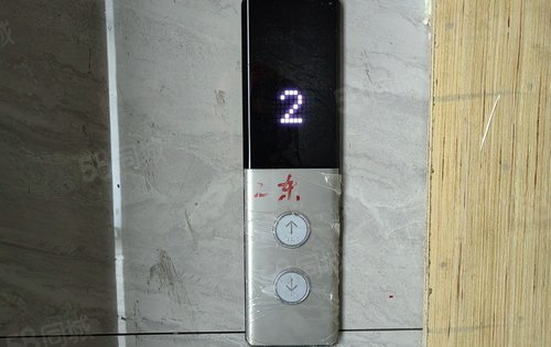 小区部分绿化 电梯已可以试运行
