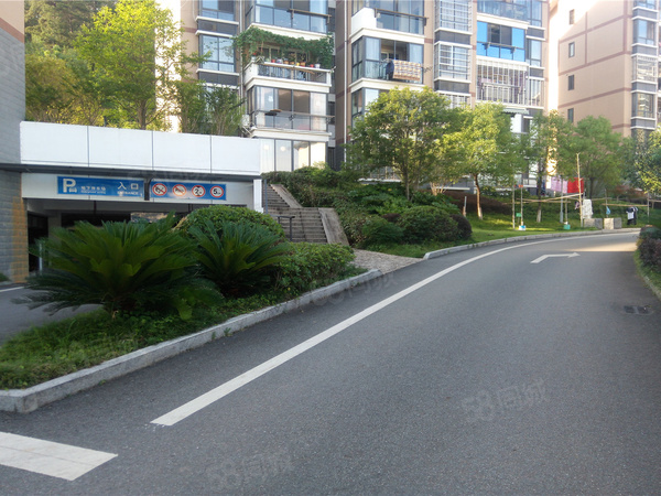 武夷山百花欣苑公园里楼盘现场环境