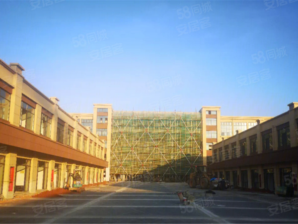 东日龙游·浙西农副产品中心市场楼盘现场环境