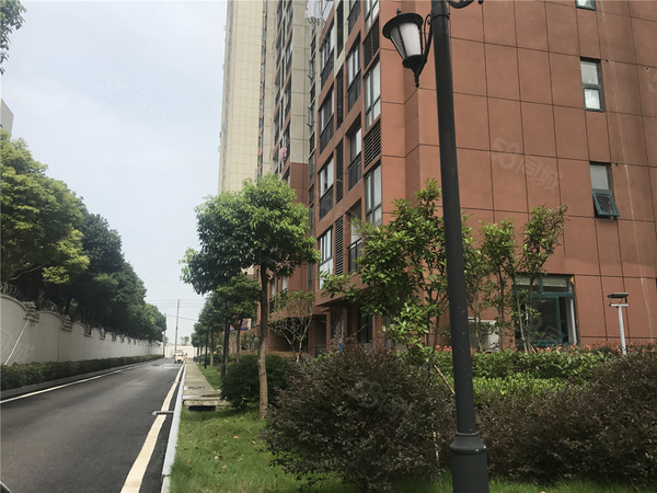 学府名居楼盘现场环境