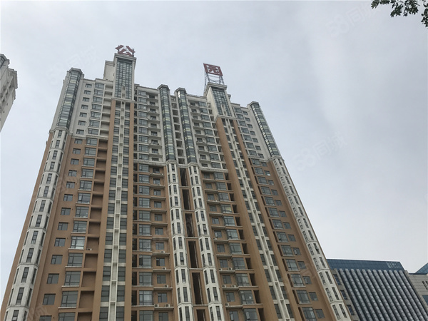 骏景中央公园楼盘现场环境