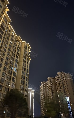 小区的夜景漂亮吗