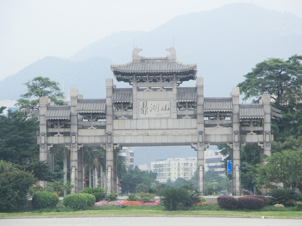 团星鼎峰楼盘周边配套