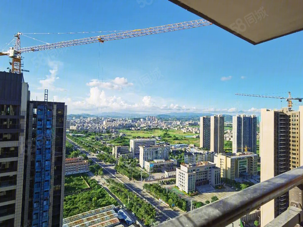 港龙城楼盘现场环境