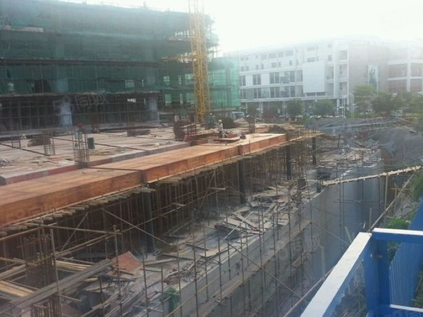 百德汇峰广场楼盘现场环境
