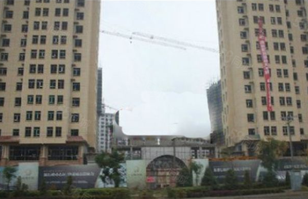 龙城佳园楼盘现场环境