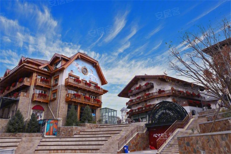 富龙四季小镇