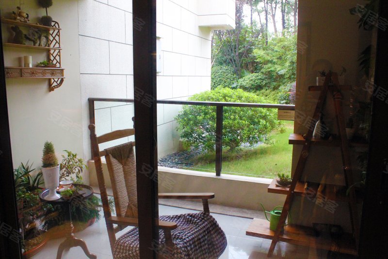 龙湖春江彼岸样板间图