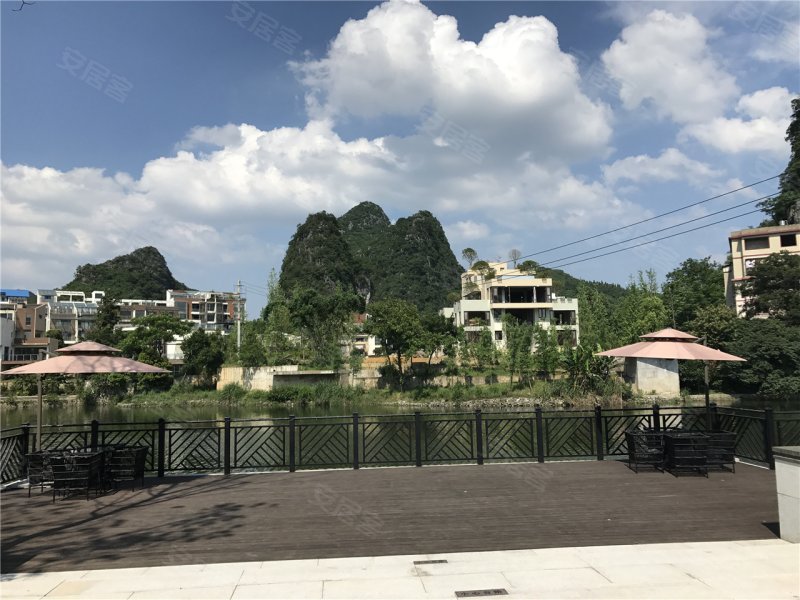 楼盘现场环境105/ 214列表模式 大龙湾免费咨询售楼处