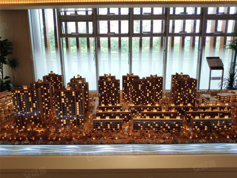 四季都会晓风来