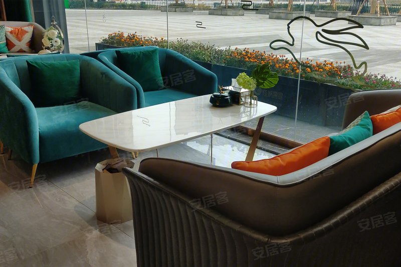 隆城锦翠实景图