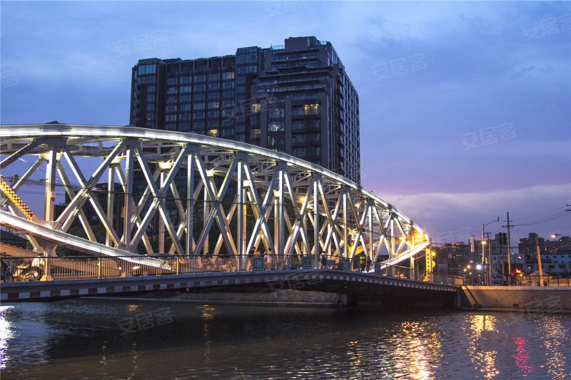 华侨城苏河湾塔尖住宅