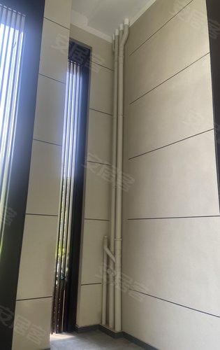 设计:我们二楼卫生间和厨房是单独排水设计,与楼上的住户不共用排水管