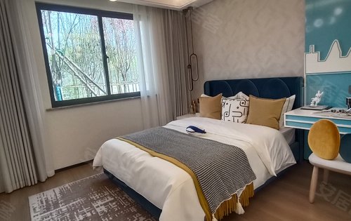 华阳首府动态:131平三室两厅两卫,全明户型,南北通透双向落地大阳台