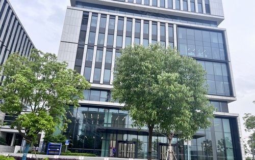 项目南侧长三角绿洲智谷商务写字楼实拍