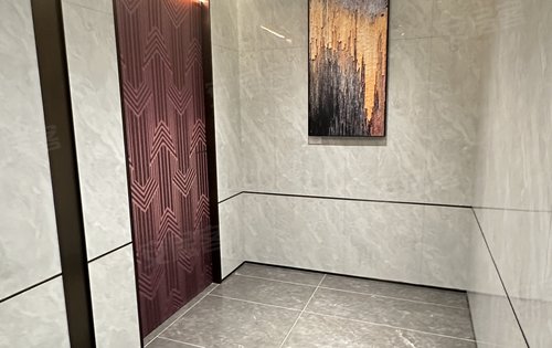 入户门口公区瓷砖到顶无主灯悬浮式吊顶设计