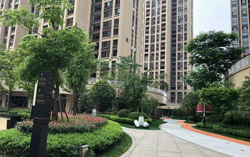 阳光城尚东湾,凌云,愉景.一线河景即将开盘,户型96平到188平.