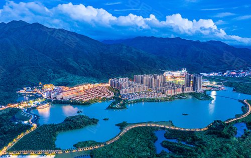 星河明珠湾营销中心的风景周末欢迎客户到访