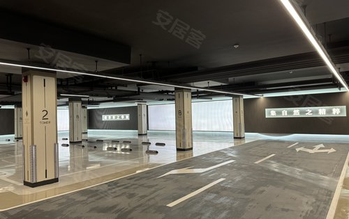 龙湖亚伦·金沙御湖境动态:小区地下车库实景展示区-杭州安居客