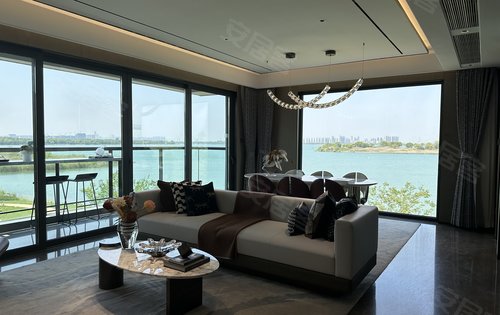 龙湖镜湖原著动态:上叠样板间实拍,湖景美宅-苏州安居客