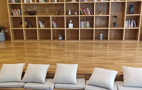 恒大悦府书吧卡座