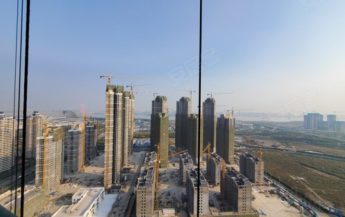 武汉国博新城d10地块,6期高层少量房源在售,144-177㎡小高层,2t2户