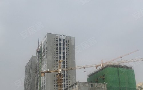 美誉铭筑目前施工进度，5号楼6号楼已经封顶，2号楼目前建设到14层 1号楼商业目前是建设到5层楼了