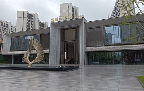 龙湖江与城动态:小区大门口实拍-长沙安居客