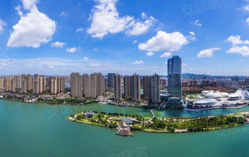 梅溪湖得天独厚的人文教育环境等配套欣利梅溪左岸即将加推咨询我