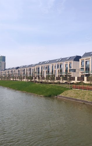 世纪江湾动态:坐拥一线河景,165-185平联排别墅.-上海安居客