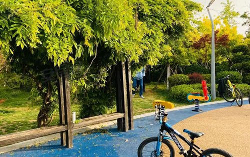 绿城大连海上明月动态:梭鱼湾公园位于项目南侧,属于钻石海湾的一部分