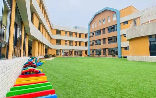 阳光森林城市项目一街之隔的公立福门街幼儿园已开课,环境,品质都不错