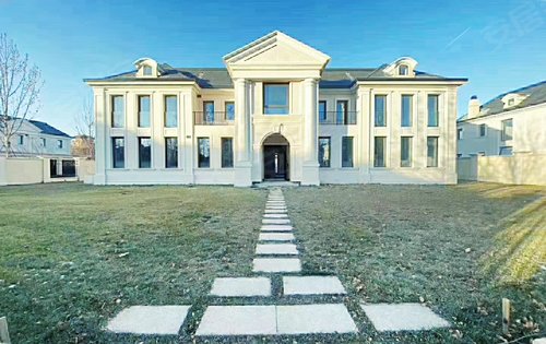 鲁能·格拉斯小镇动态:格拉斯小镇五期独栋实体房外立面-北京安居客