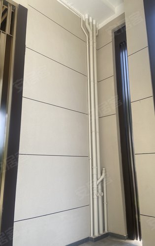 设计:我们二楼卫生间和厨房是单独排水设计,与楼上的住户不共用排水管